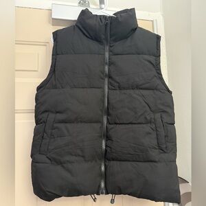 Amazon Oversized Black Zip Up Puffer Vest